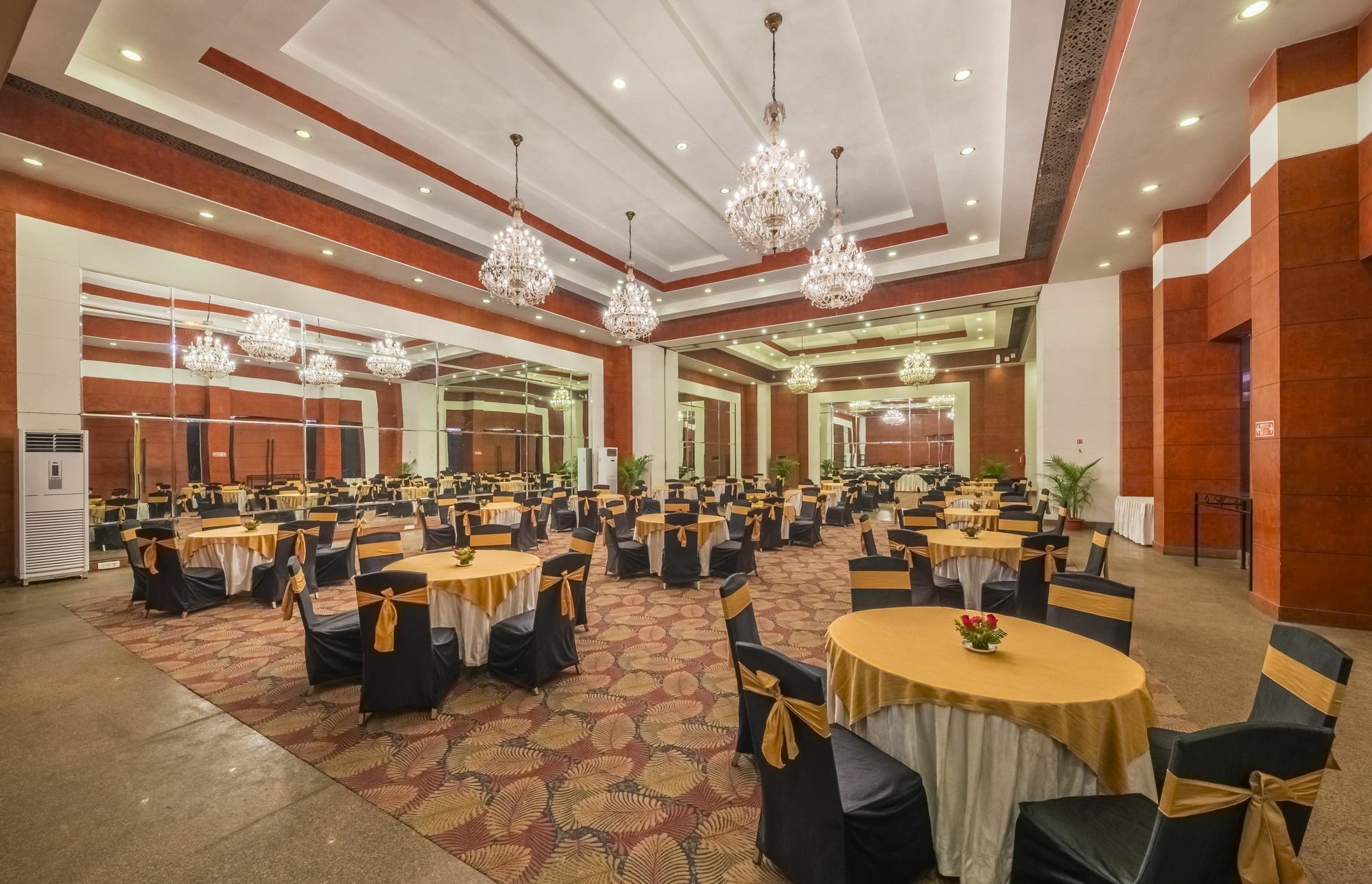 Hotel Hindusthan International, Bhubaneswar Esterno foto