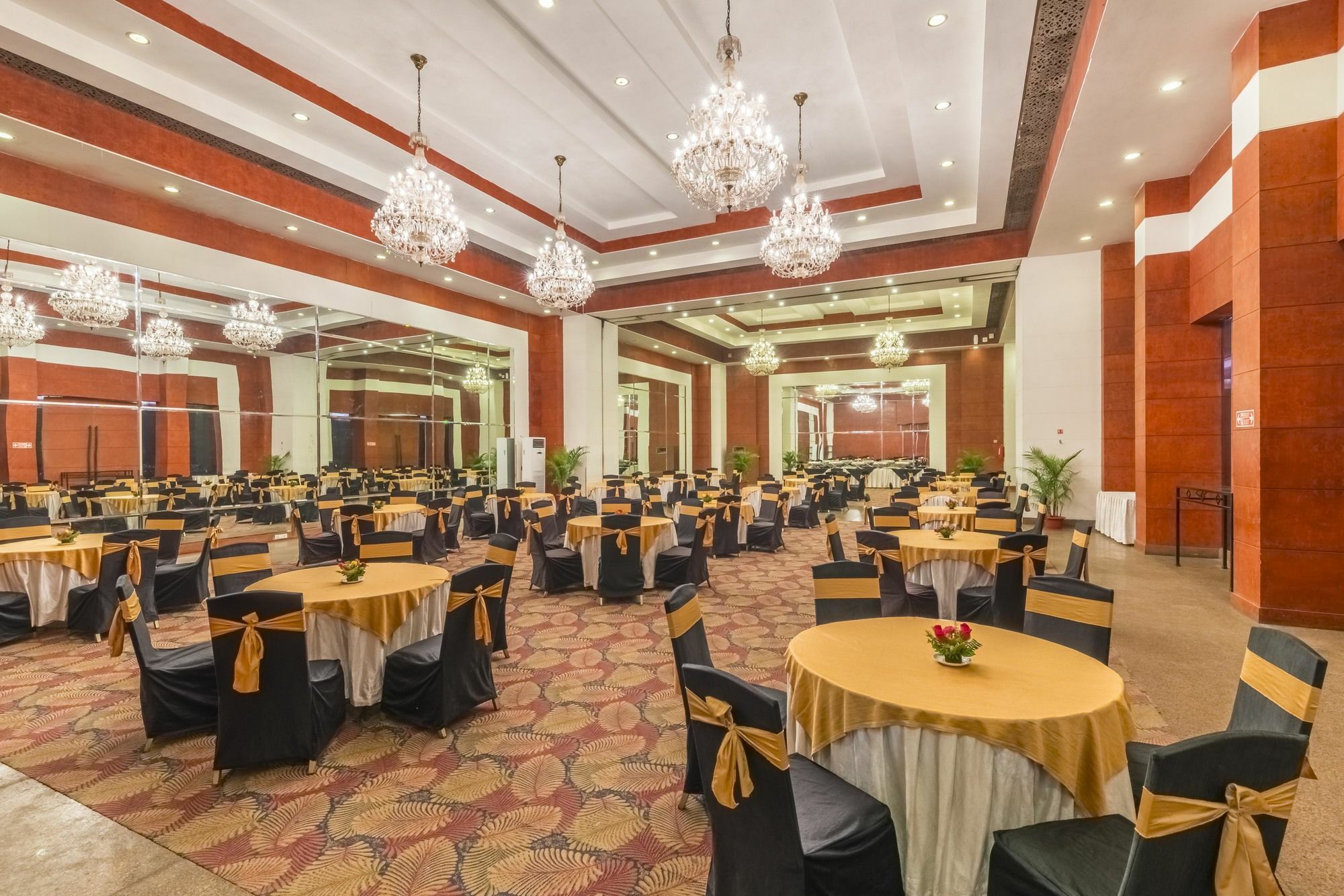 Hotel Hindusthan International, Bhubaneswar Esterno foto